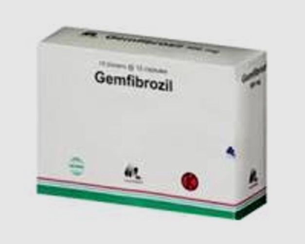 Gemfibrozil – Illustration de capsules et cholestérol
